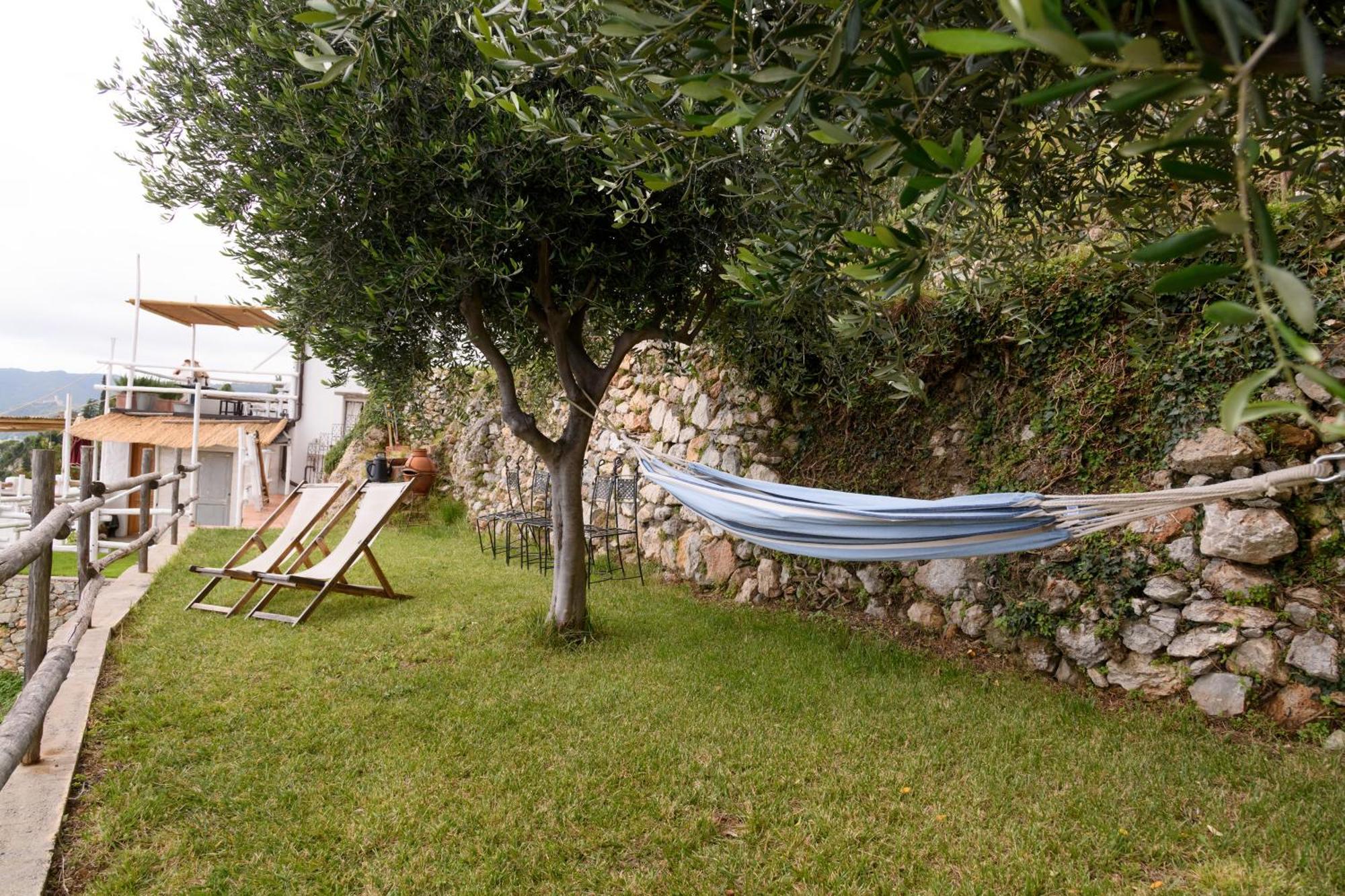 Soqquadro Art&Relax - Spotorno Apartment Room photo